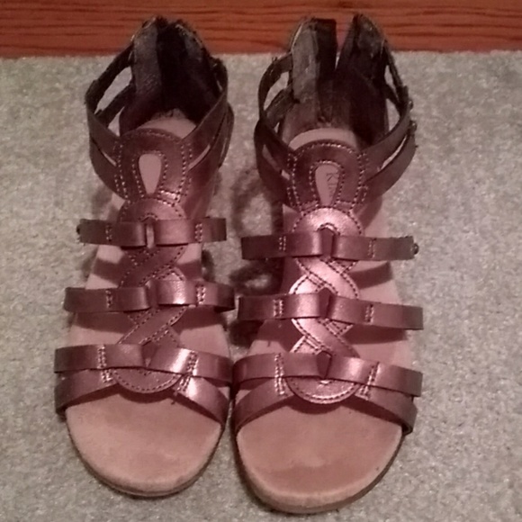 Shoes - Picture 7 of 7